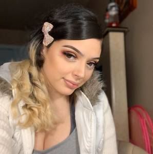 Meet your Posher, Danielaa